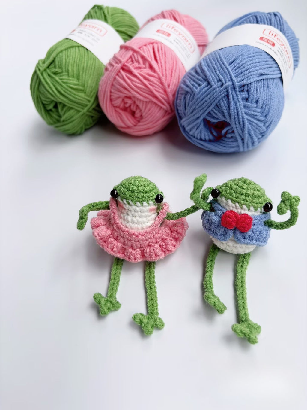 Crochet Frog Couple Keychain – Handmade Bag Charm