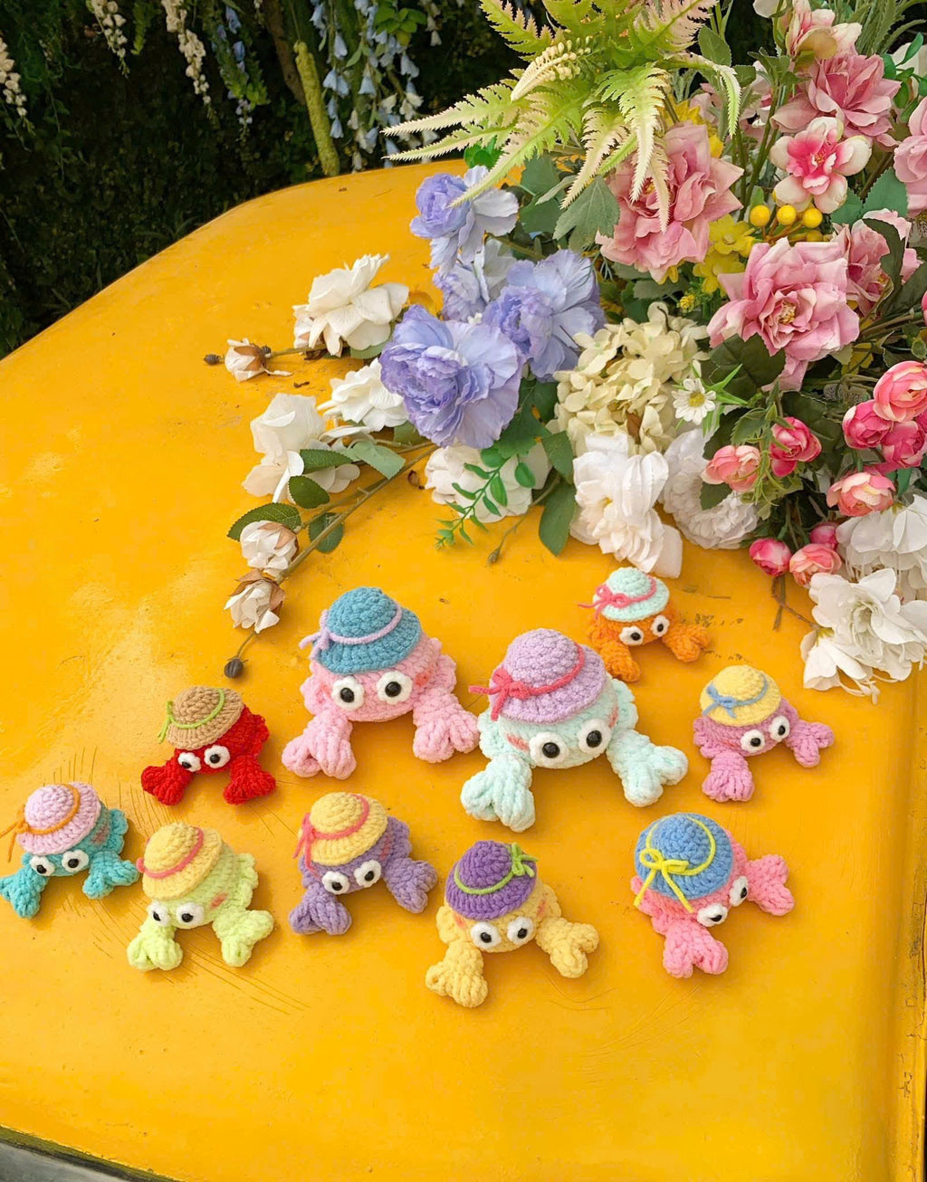 Crochet Crab with Sun Hat – Handmade Amigurumi Doll