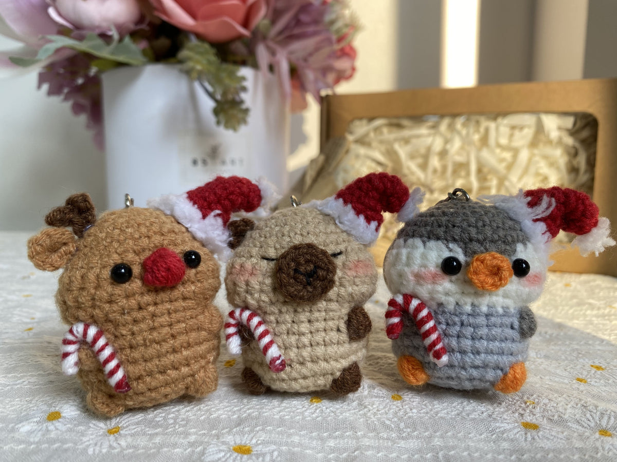 Christmas Crochet Keychain – Reindeer, Penguin & Capybara