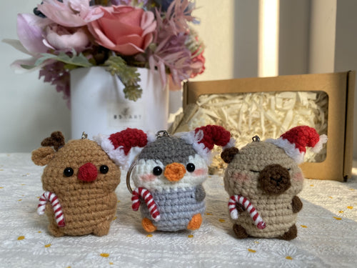 Christmas Crochet Keychain – Reindeer, Penguin & Capybara