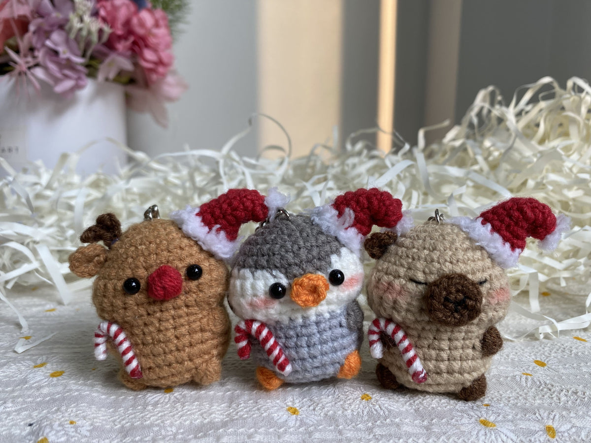 Christmas Crochet Keychain – Reindeer, Penguin & Capybara