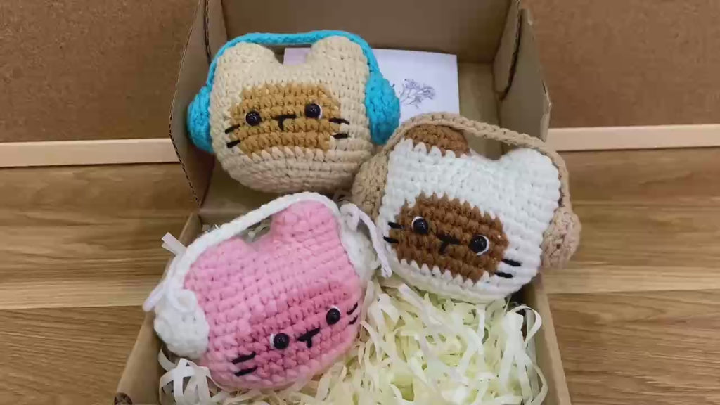 Crochet Cat Earbuds Case – Handmade Headphone Pouch