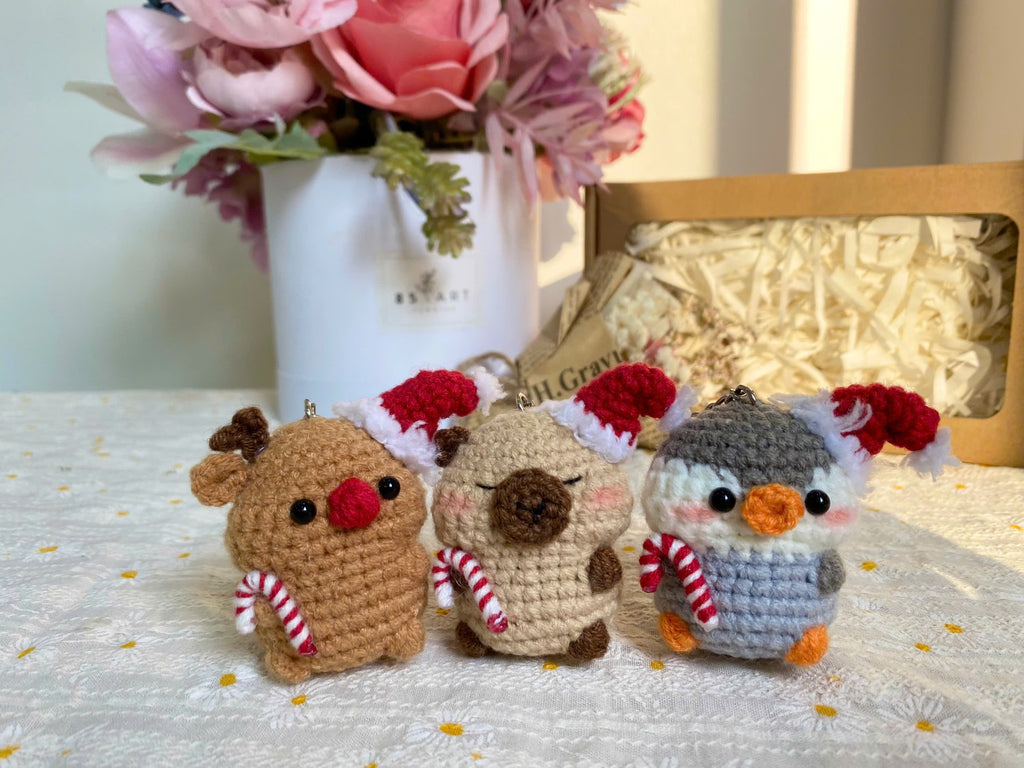 Christmas Crochet Keychain – Reindeer, Penguin & Capybara