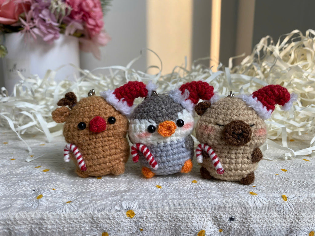 Christmas Crochet Keychain – Reindeer, Penguin & Capybara