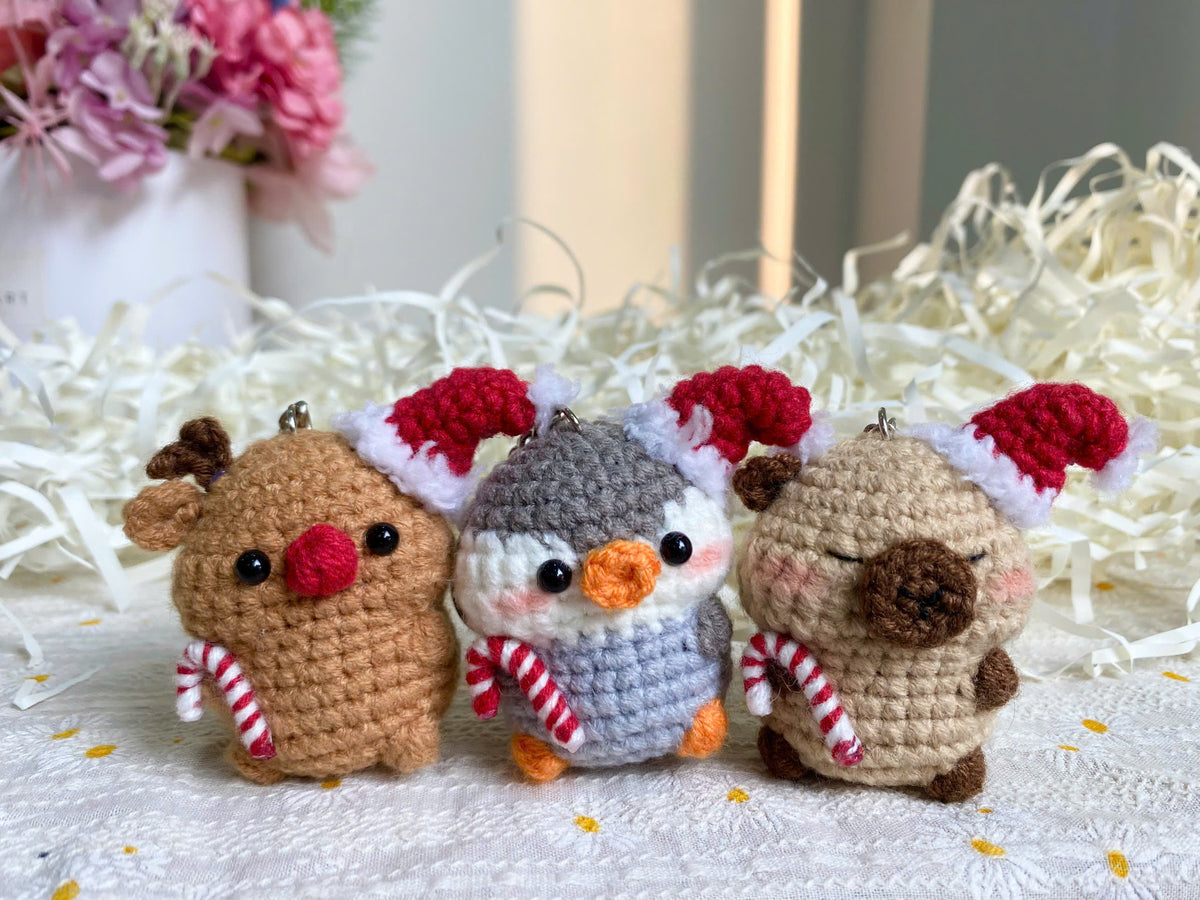 Christmas Crochet Keychain – Reindeer, Penguin & Capybara